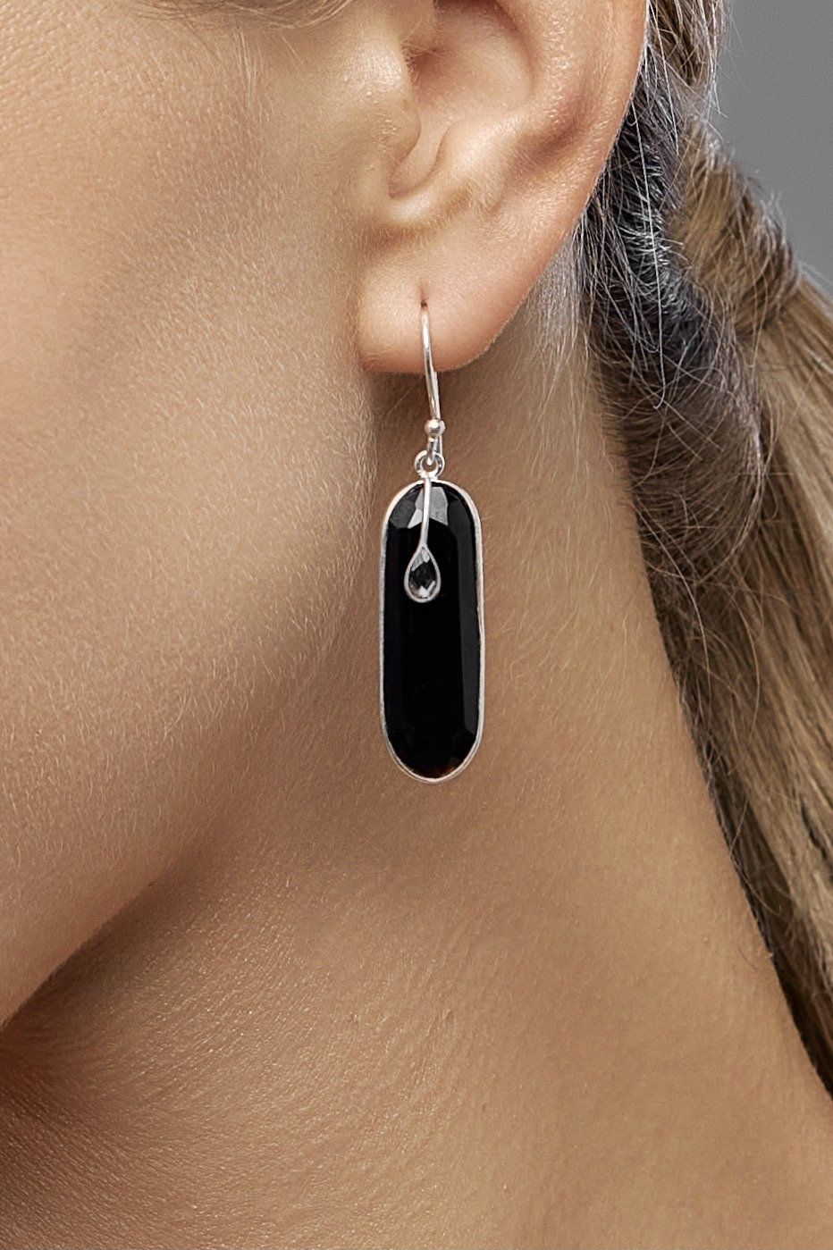 BLACK BRICK EARRINGS