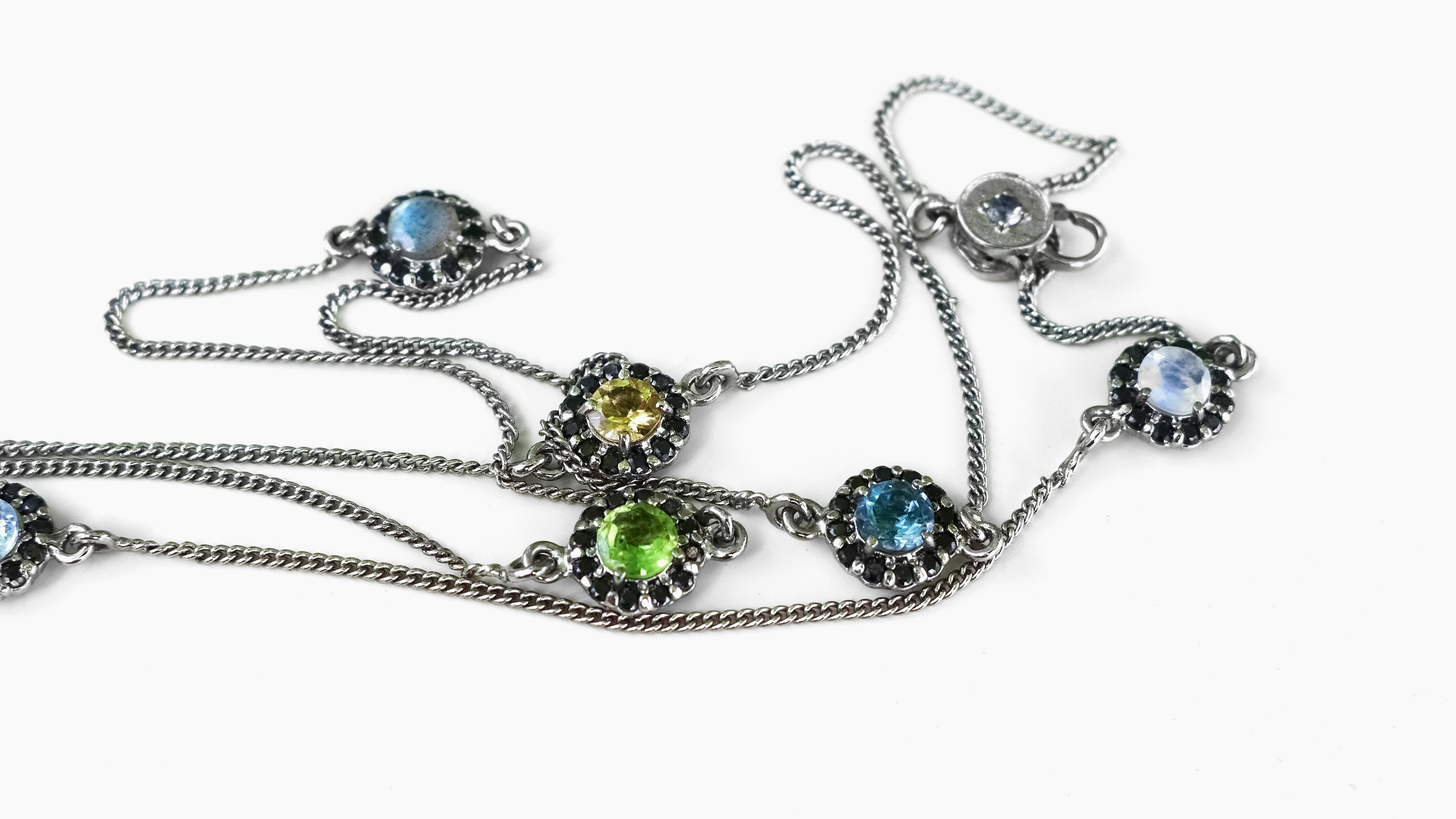LONG BLACK FLOWER NECKLACE