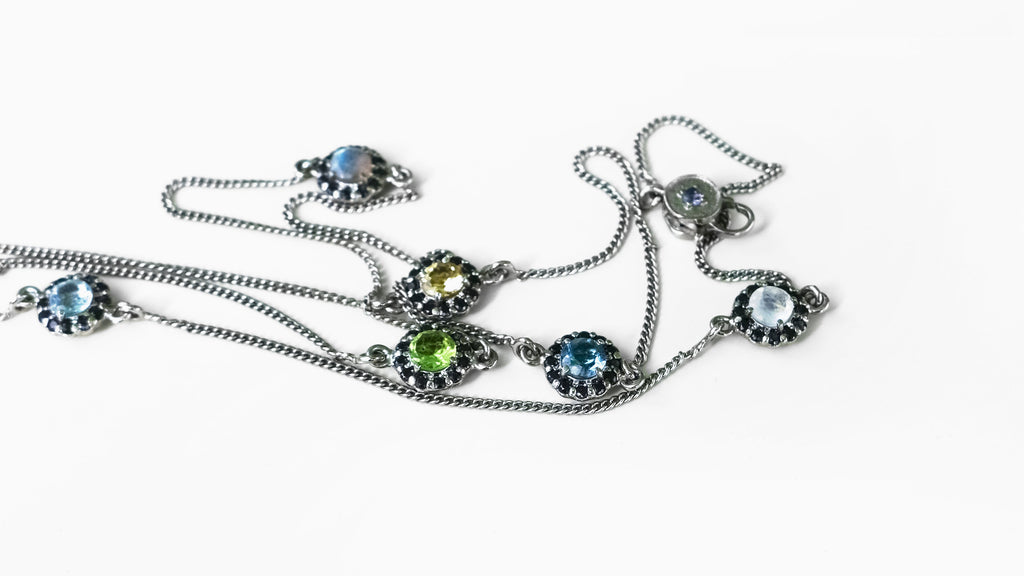 LONG BLACK FLOWER NECKLACE