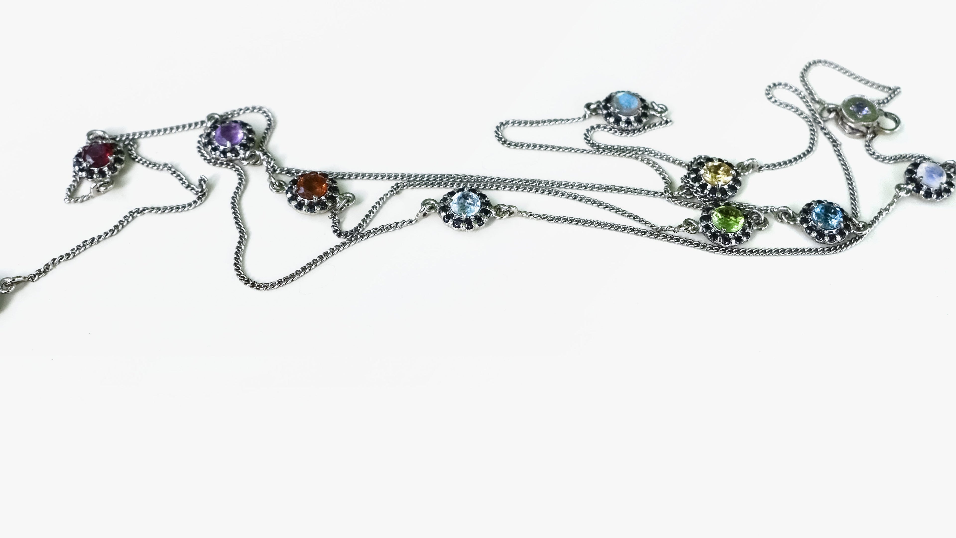 LONG BLACK FLOWER NECKLACE
