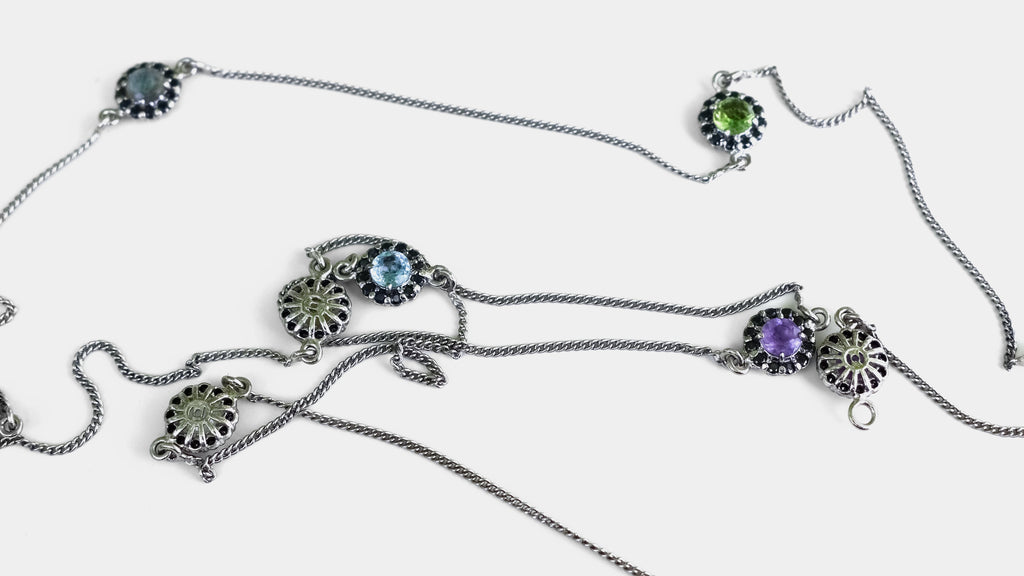 LONG BLACK FLOWER NECKLACE