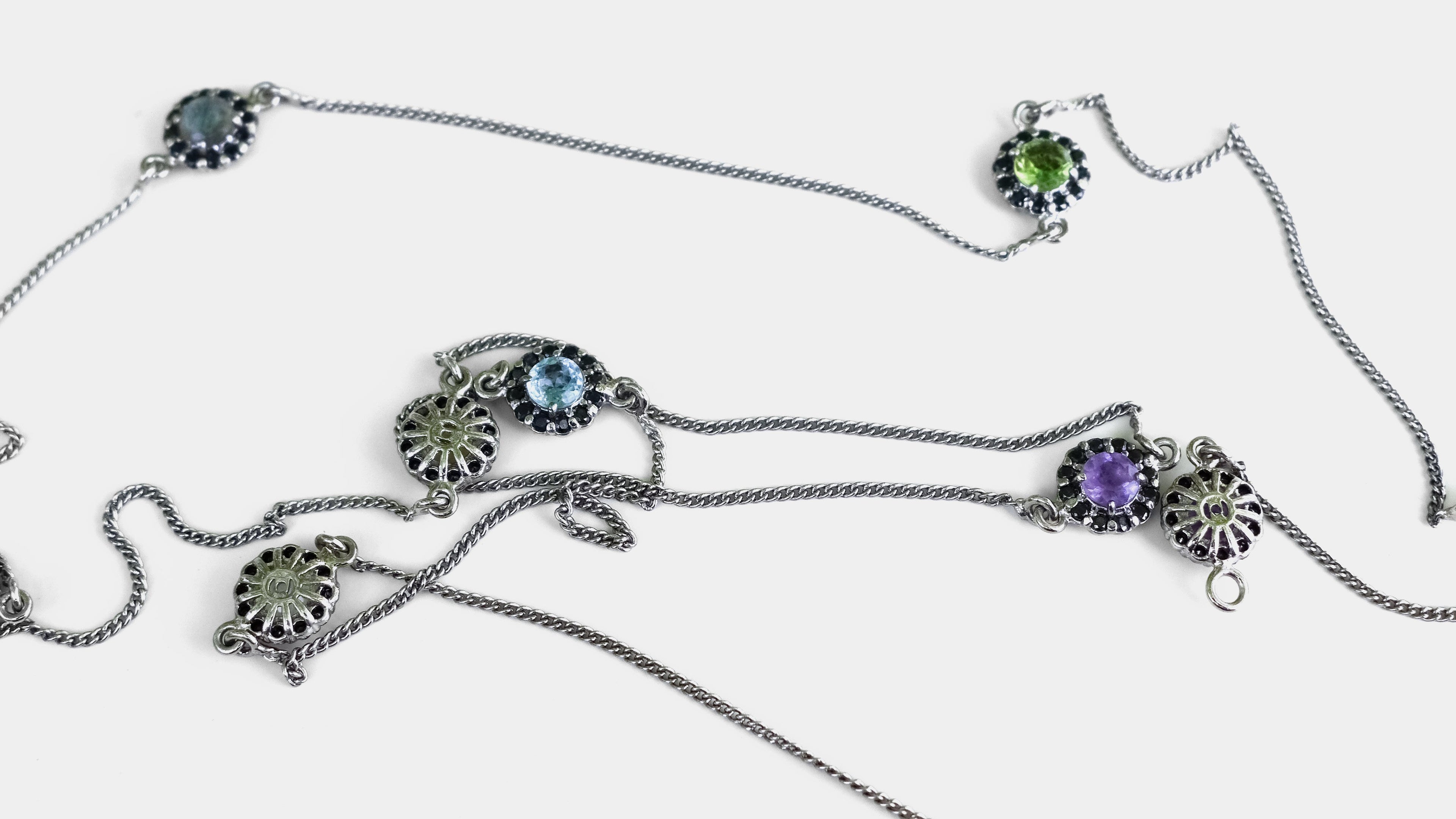 LONG BLACK FLOWER NECKLACE