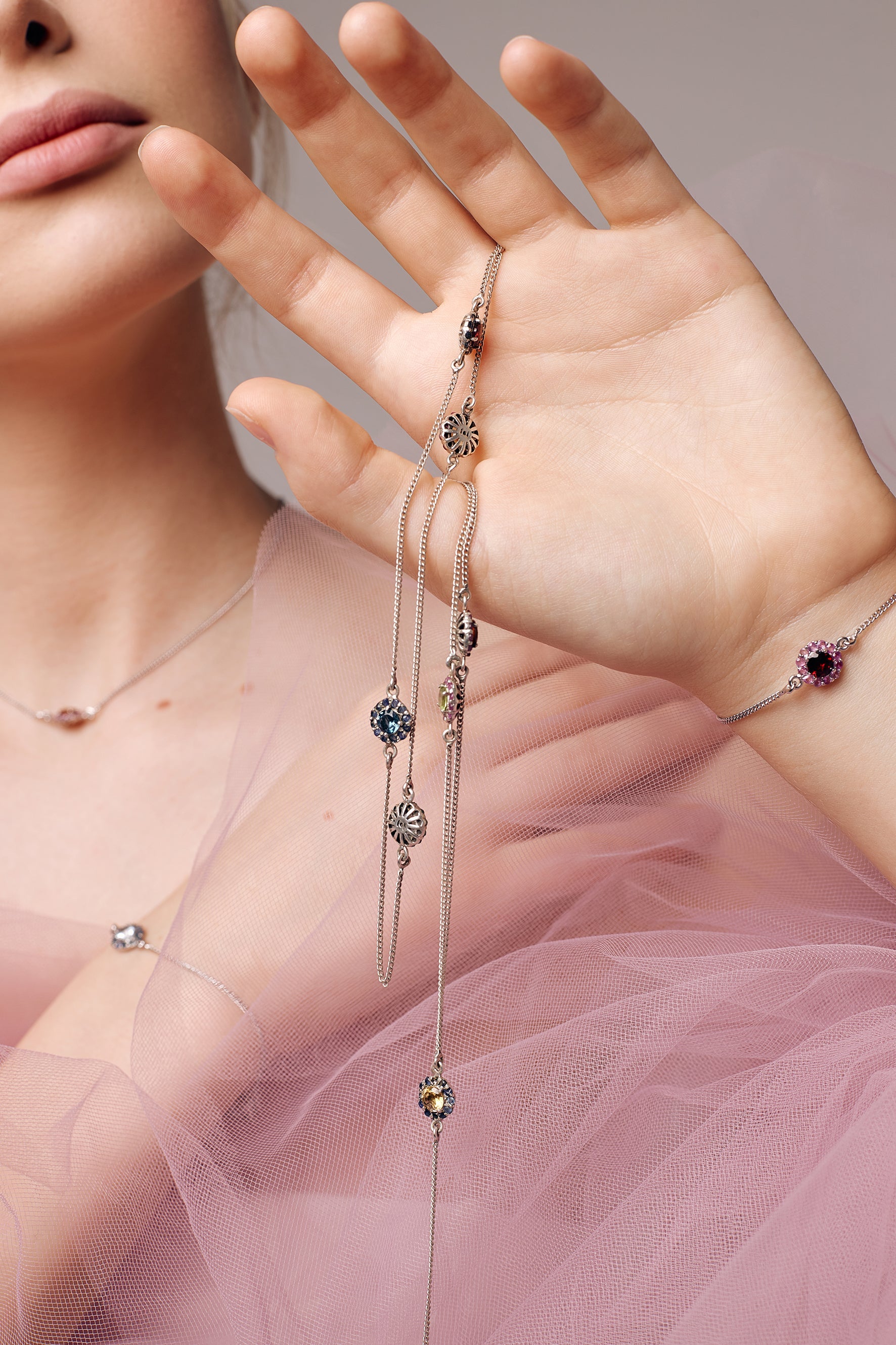 LONG NECKLACE FLOWERS