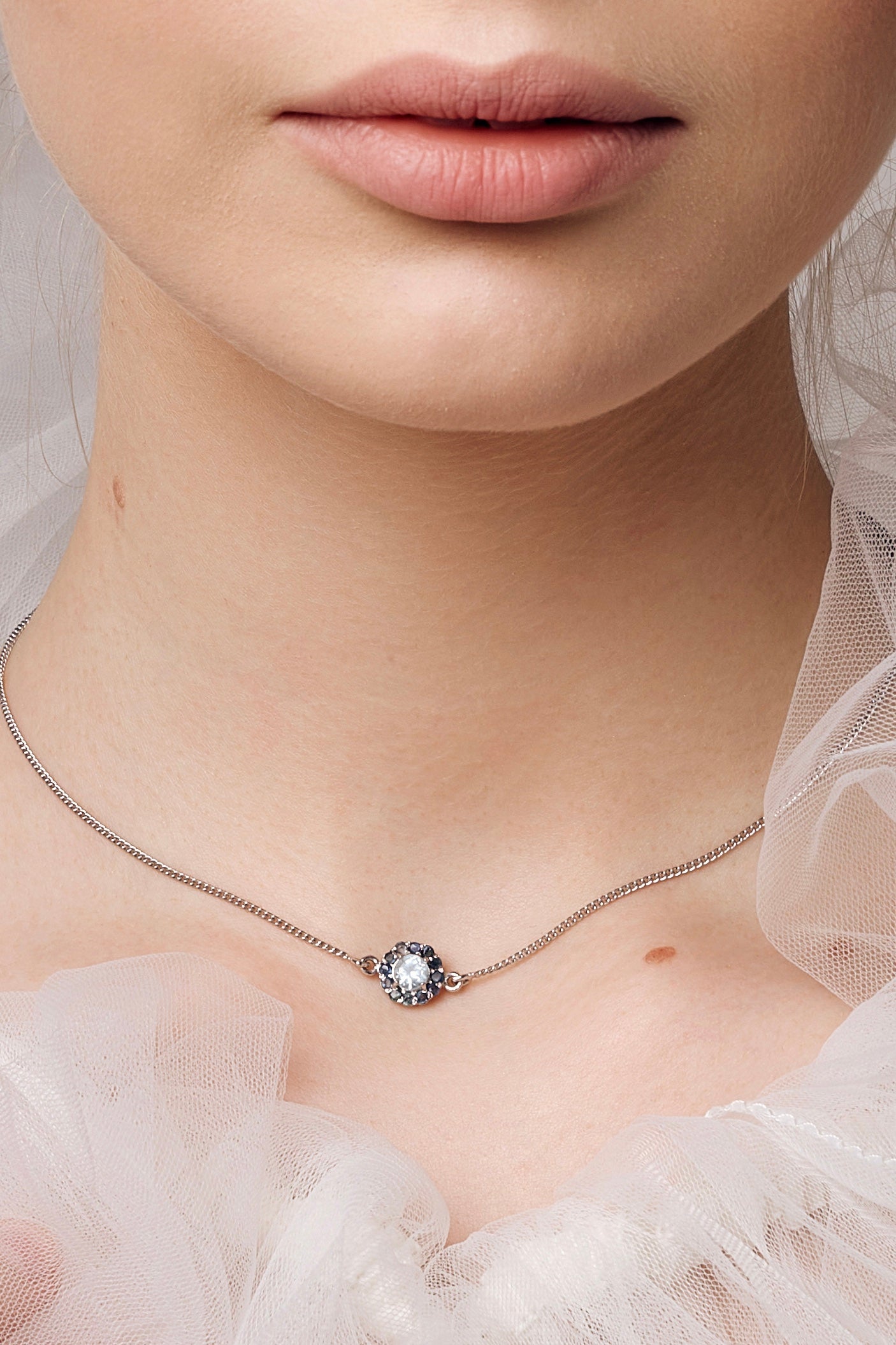 NECKLACE BLUE FLOWER