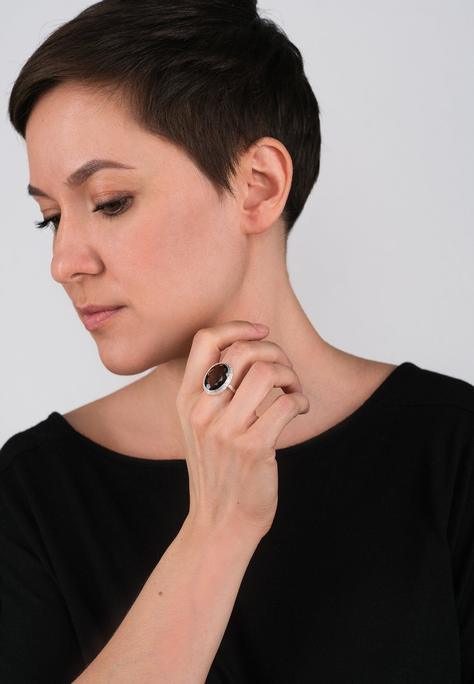 OVAL RING SMOKY QUARTZ